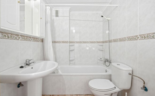 Resale - Apartment -
Torrevieja - Playa de los Locos