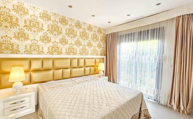 Resale - Villa -
Rojales - Cuidad Quesada