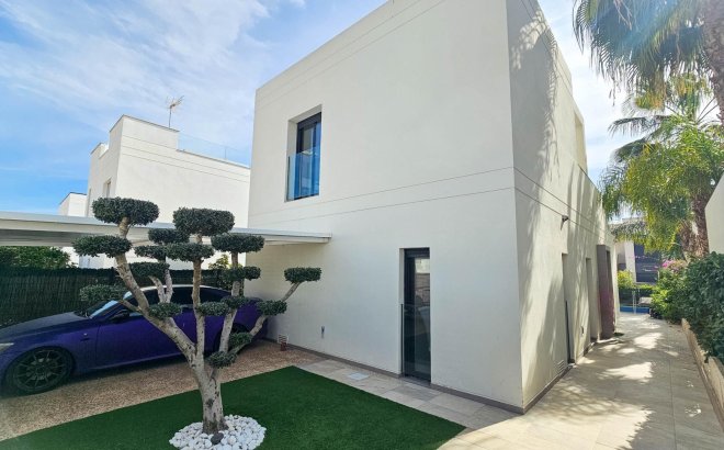 Resale - Villa -
Rojales - Cuidad Quesada