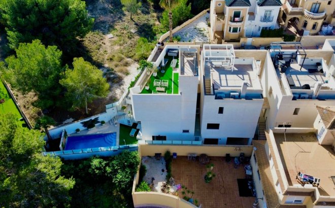 Resale - Villa -
Orihuela Costa - Costa Blanca