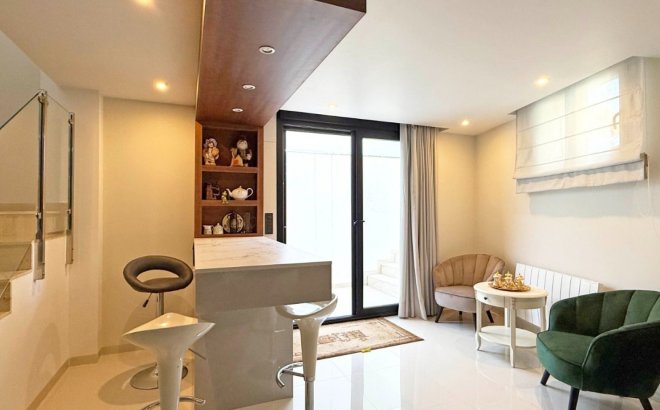 Resale - Villa -
Orihuela Costa - Costa Blanca