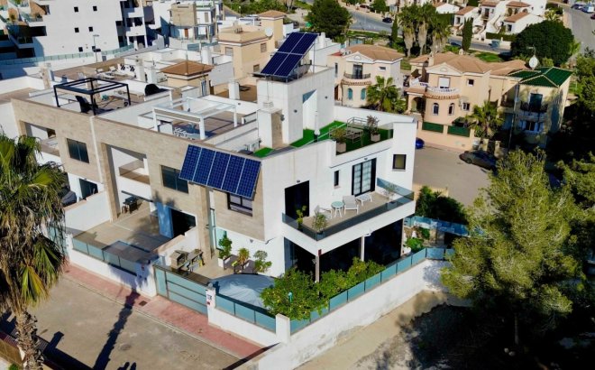 Resale - Villa -
Orihuela Costa - Costa Blanca