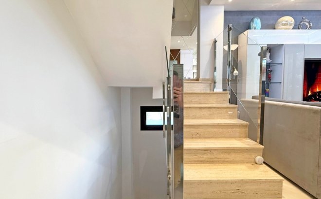 Resale - Villa -
Orihuela Costa - Costa Blanca