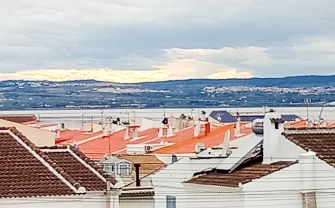 Revente - Villa -
Torrevieja - La Siesta - El Salado - Torreta