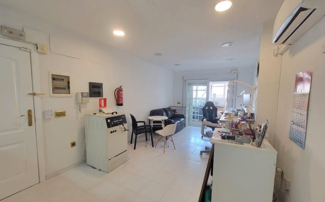 Herverkoop - Appartement -
Torrevieja - Playa del Cura