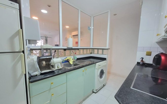 Herverkoop - Appartement -
Torrevieja - Playa del Cura