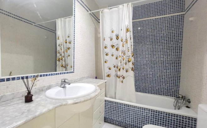 Herverkoop - Appartement -
Torrevieja - Playa del Cura