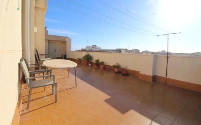 Herverkoop - Appartement -
Torrevieja - Playa del Cura