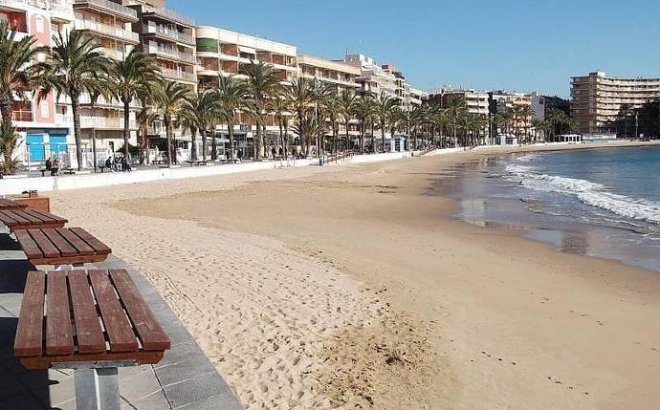 Herverkoop - Appartement -
Torrevieja - Playa del Cura