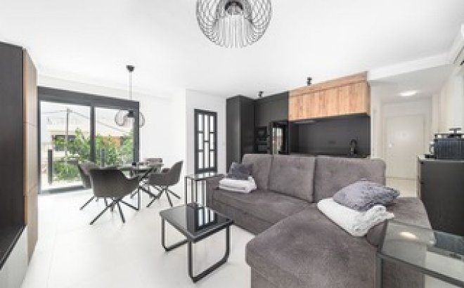 Resale - Apartment -
San Miguel de Salinas - Inland