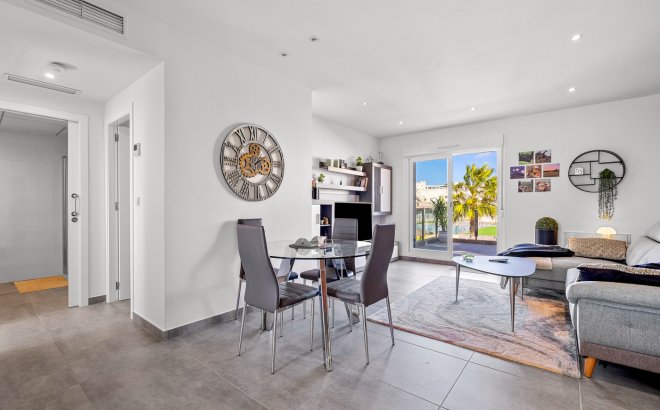 Resale - Bungalow -
Torrevieja - Costa Blanca