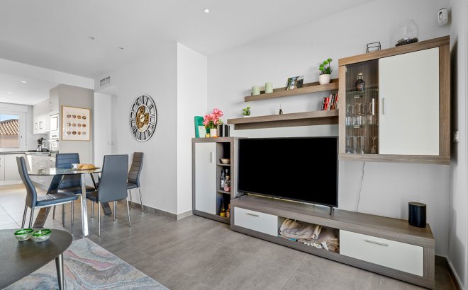 Resale - Bungalow -
Torrevieja - Costa Blanca