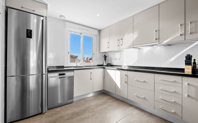 Resale - Bungalow -
Torrevieja - Costa Blanca