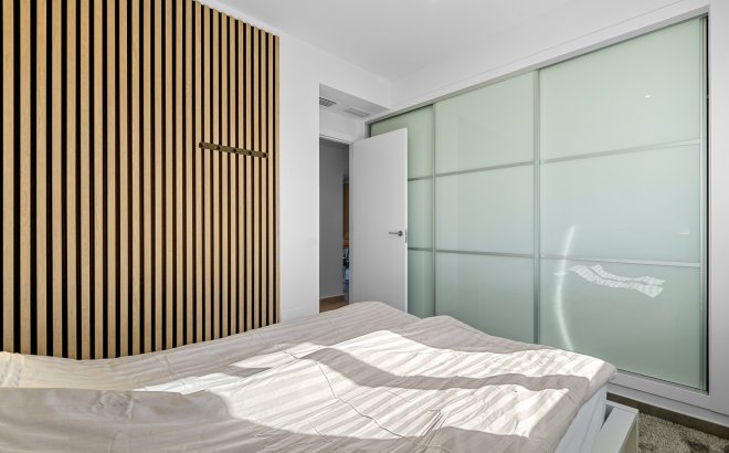 Resale - Bungalow -
Torrevieja - Costa Blanca