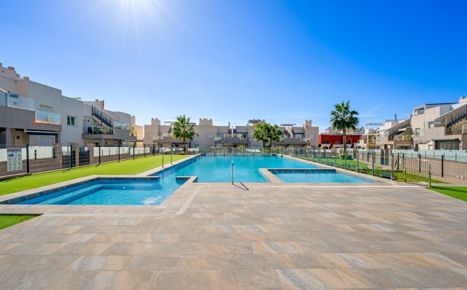 Resale - Bungalow -
Torrevieja - Costa Blanca