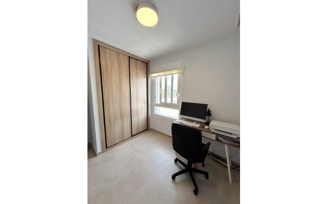 Resale - Apartment -
El Raso - Costa Blanca