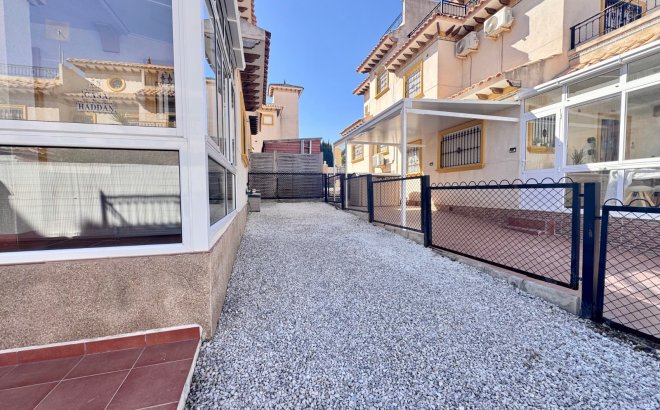 Resale - Terraced house -
Villamartin