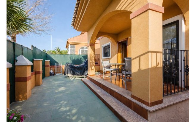 Resale - Villa -
Torrevieja - Costa Blanca