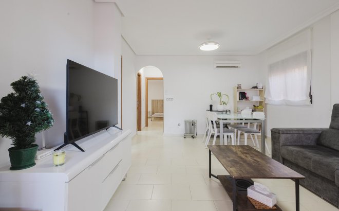 Resale - Villa -
Torrevieja - Costa Blanca