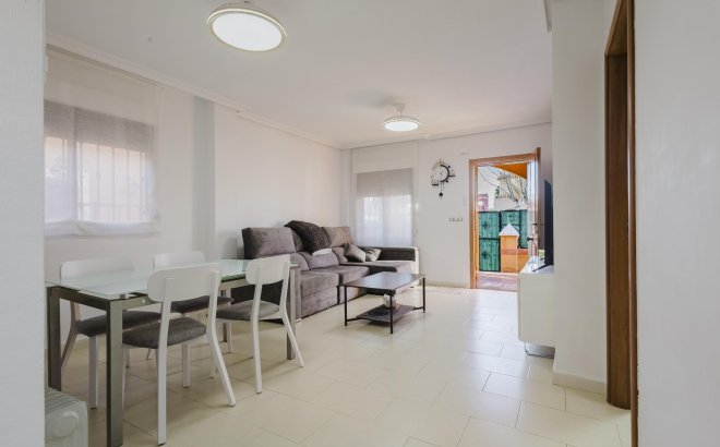 Resale - Villa -
Torrevieja - Costa Blanca