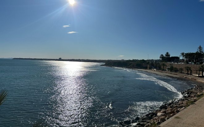 Resale - Apartment -
Punta Prima - Costa Blanca