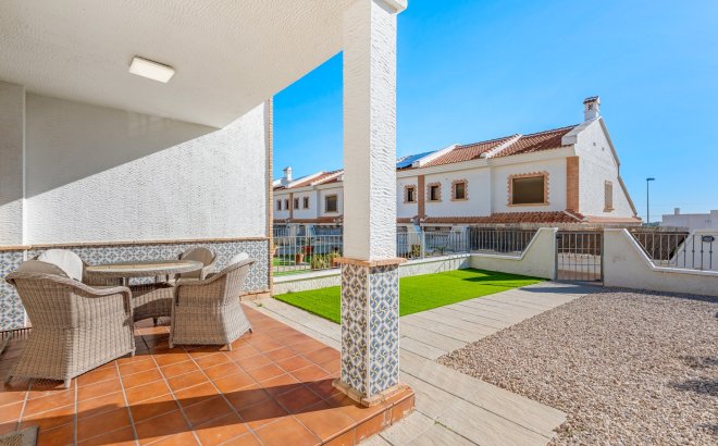 Resale - Villa -
San Miguel de Salinas - Inland