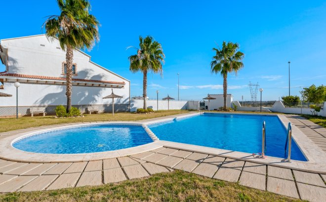 Resale - Villa -
San Miguel de Salinas - Inland