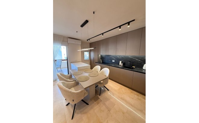 Resale - Penthouse -
Las Ramblas Golf - Inland