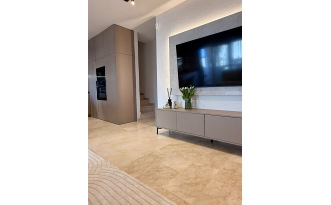 Resale - Penthouse -
Las Ramblas Golf - Inland