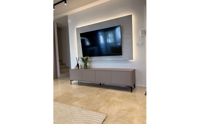 Resale - Penthouse -
Las Ramblas Golf - Inland