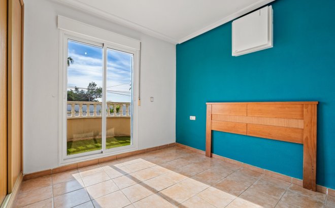 Resale - Villa -
Orihuela Costa - Costa Blanca