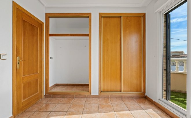 Resale - Villa -
Orihuela Costa - Costa Blanca