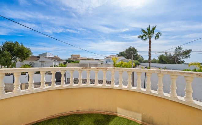 Resale - Villa -
Orihuela Costa - Costa Blanca