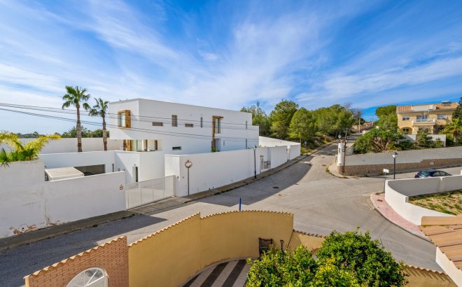 Resale - Villa -
Orihuela Costa - Costa Blanca