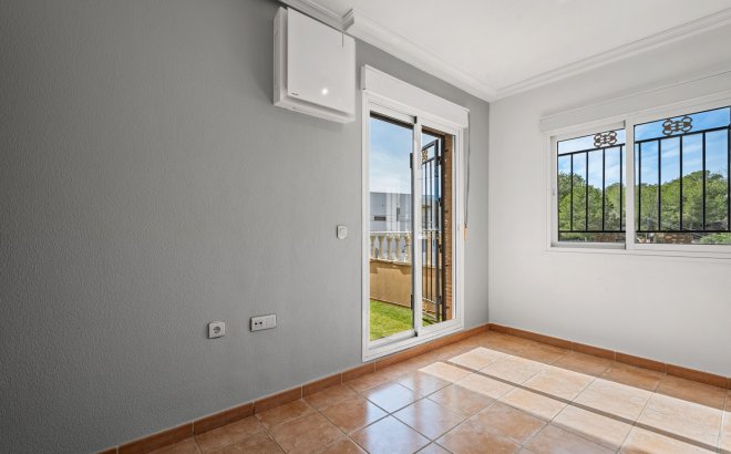 Resale - Villa -
Orihuela Costa - Costa Blanca