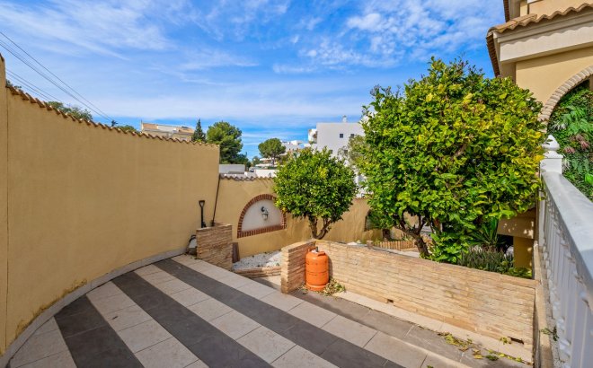 Resale - Villa -
Orihuela Costa - Costa Blanca