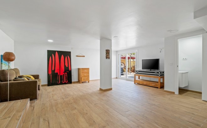 Resale - Villa -
Orihuela Costa - Costa Blanca