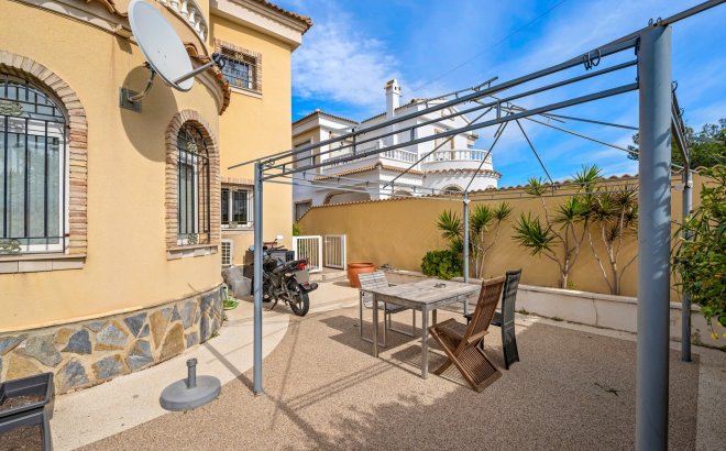 Resale - Villa -
Orihuela Costa - Costa Blanca