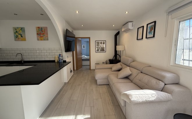 Resale - Villa -
Villamartin - Costa Blanca