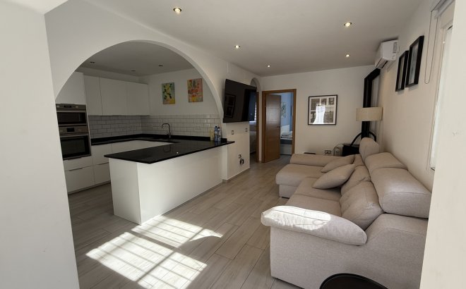 Resale - Villa -
Villamartin - Costa Blanca