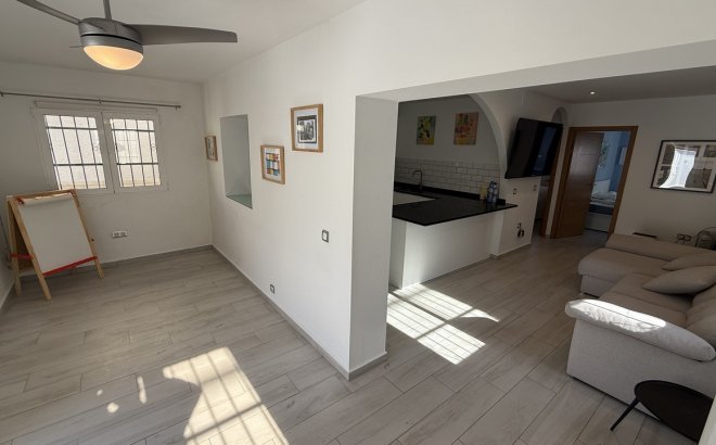 Resale - Villa -
Villamartin - Costa Blanca