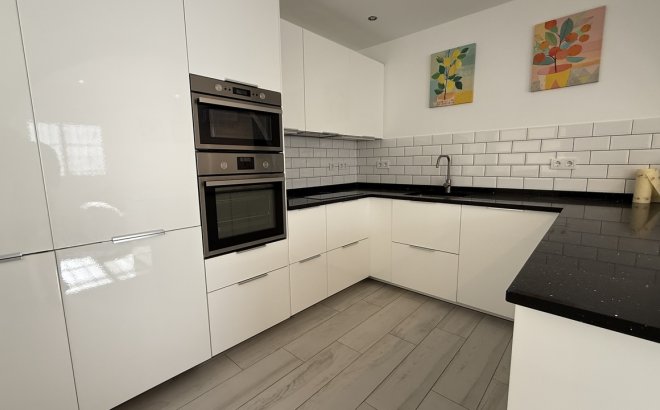 Resale - Villa -
Villamartin - Costa Blanca