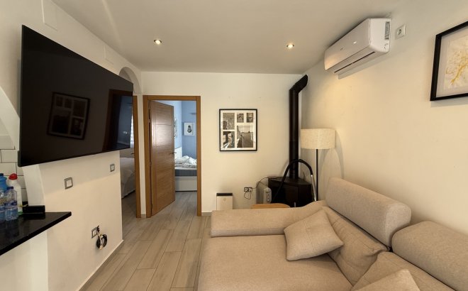 Resale - Villa -
Villamartin - Costa Blanca