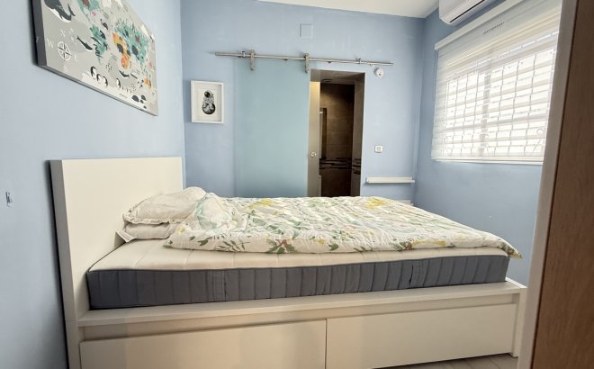 Resale - Villa -
Villamartin - Costa Blanca