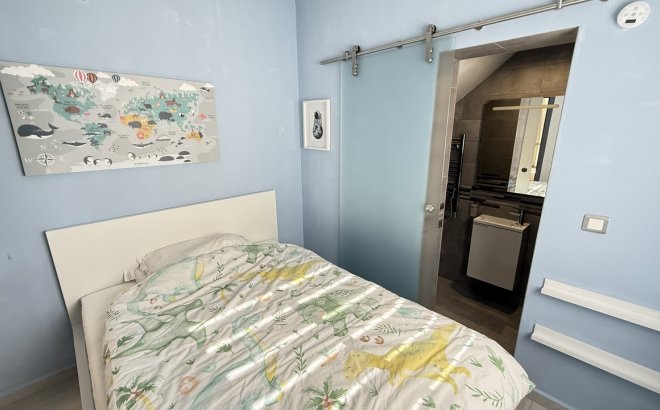 Resale - Villa -
Villamartin - Costa Blanca