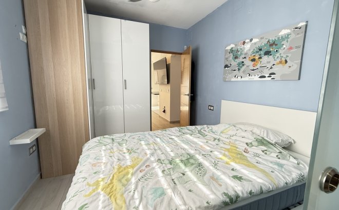 Resale - Villa -
Villamartin - Costa Blanca