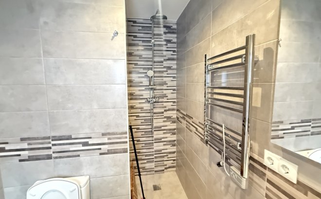 Resale - Villa -
Villamartin - Costa Blanca