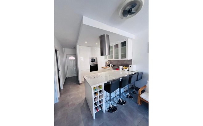 Resale - Apartment -
Villamartin - Costa Blanca