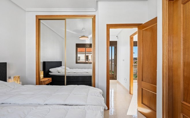 Resale - Town House -
San Miguel de Salinas - Inland