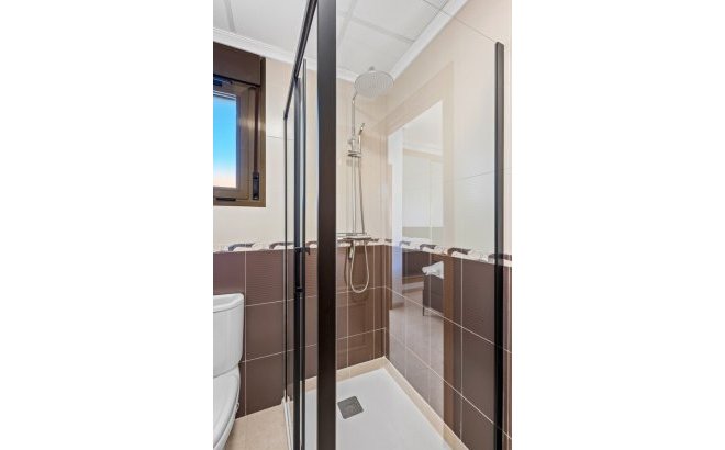 Resale - Town House -
San Miguel de Salinas - Inland